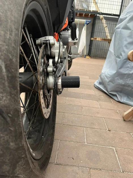 Bảo vệ trục sau KTM 690 SMC R (Axlesliders rear) - Image 3