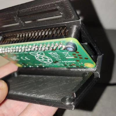 Case in phẳng rồi gấp cho Raspberry Pi Zero 2 W – hỗ trợ I/O pins