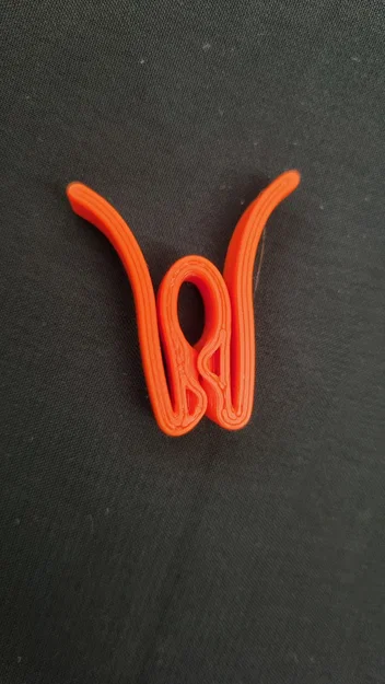 Kẹp quần áo tối giản với ngàm bám kiểu “snake-bite” (print-in-place) - Image 3