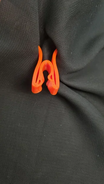 Kẹp quần áo tối giản với ngàm bám kiểu “snake-bite” (print-in-place) - Image 4