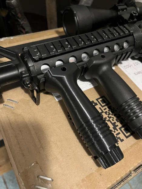 Tay cầm trước Airsoft (foregrip/grip/handle) cho R.I.S rail - Image 2