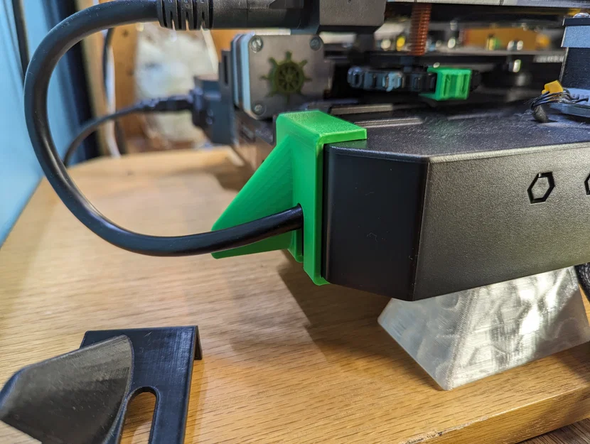 Chắn hướng dây cáp bàn nhiệt Ender 3 S1 Pro (heated bed cable deflector) - Image 1