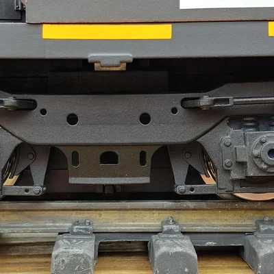 Gọng hông (sideframes) EMD Flexicoil cho motor block USA Trains NW2/S4