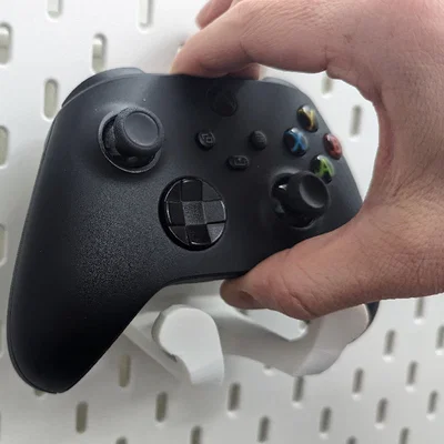 Giá treo tay cầm Xbox cho IKEA Skadis