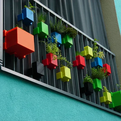 Vườn Ban Công: Chậu tự tưới treo lan can (parametric)