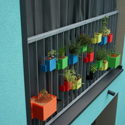 Vườn Ban Công: Chậu tự tưới treo lan can (parametric)