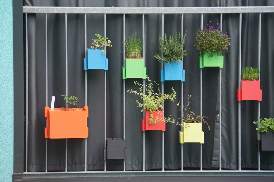 Vườn Ban Công: Chậu tự tưới treo lan can (parametric) - Image 5