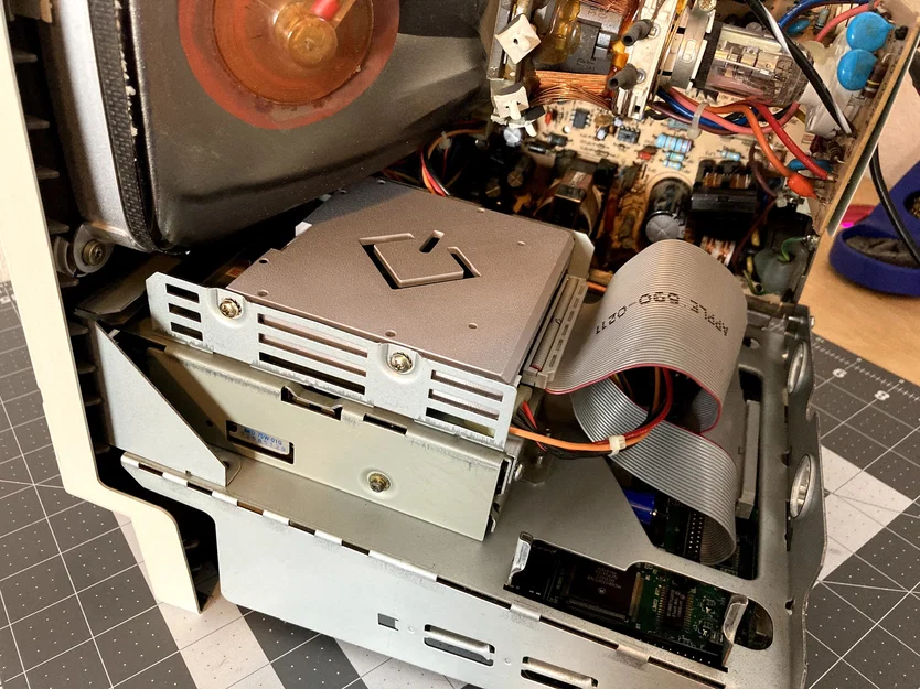 Ngàm gắn SCSI2SD cho Macintosh (Macintosh SCSI2SD Bracket) - Image 1