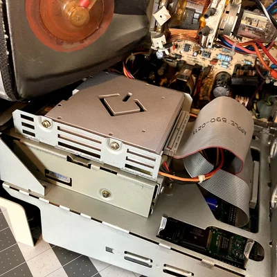 Ngàm gắn SCSI2SD cho Macintosh (Macintosh SCSI2SD Bracket)