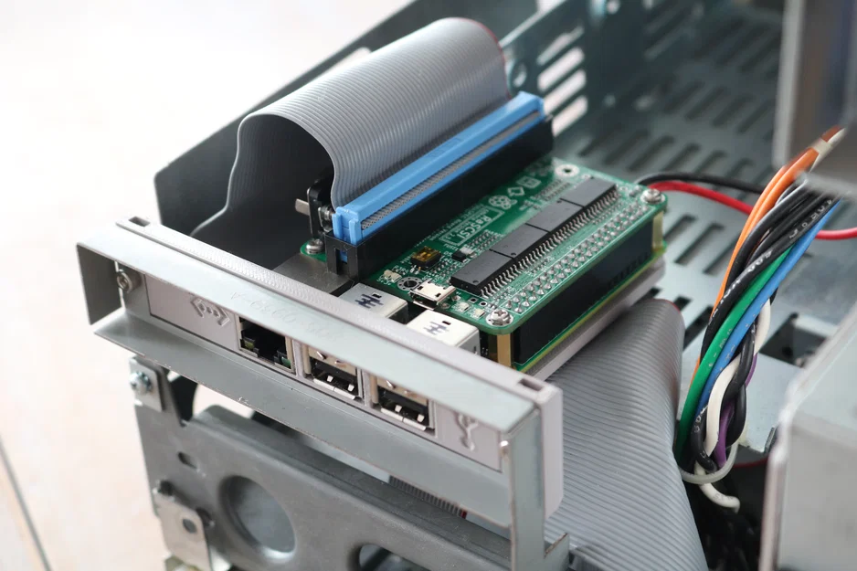 Bracket khe mở rộng PiSCSI cho Macintosh SE và SE/30 - Image 1