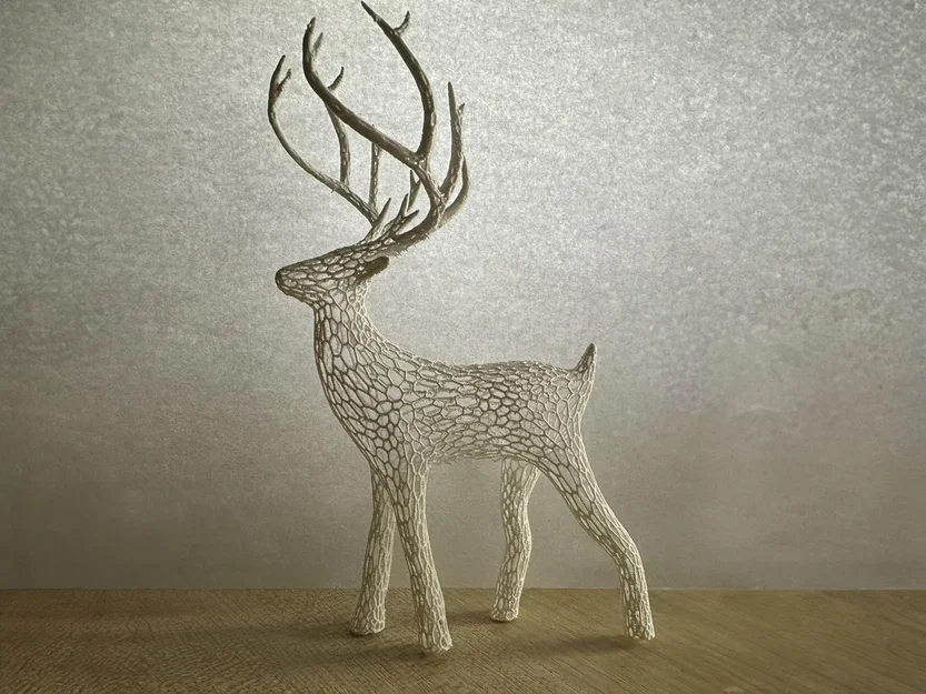 Nai Giáng Sinh Holiday phong cách Voronoi (Voronoi Holiday Christmas Deer) - Image 1