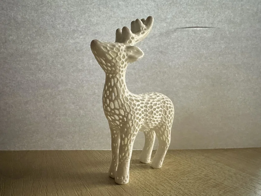 Voronoi Reindeer – Tuần lộc họa tiết Voronoi - Image 1