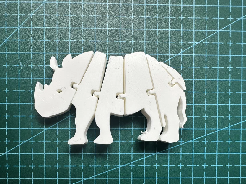 Flexi Rhino – Tê giác khớp linh hoạt in 3D (print in place) - Image 1