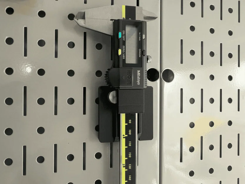 Giá đỡ thước kẹp điện tử cho hệ DDD Wall Control - Image 1