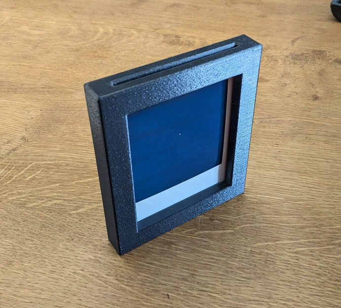 Khung Polaroid Remixed có lỗ treo đinh - Image 2