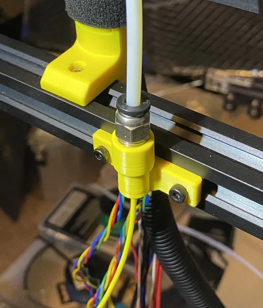 Giá gắn ống Bowden cấp filament cho nhôm định hình 2020 - Image 1