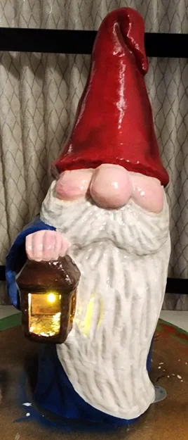 Tượng chú lùn Gnome giữ đèn 3D độc đáo trang trí sân vườn - Image 2