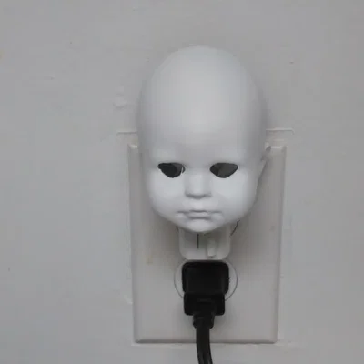 Mô hình đầu búp bê rùng rợn trang trí đèn ngủ (Creepy Doll Nightlight)