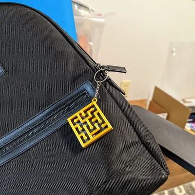 Mê cung bi sắt móc khóa phong cách bảng mạch điện (Circuitry-Inspired Keychain Marble Maze)