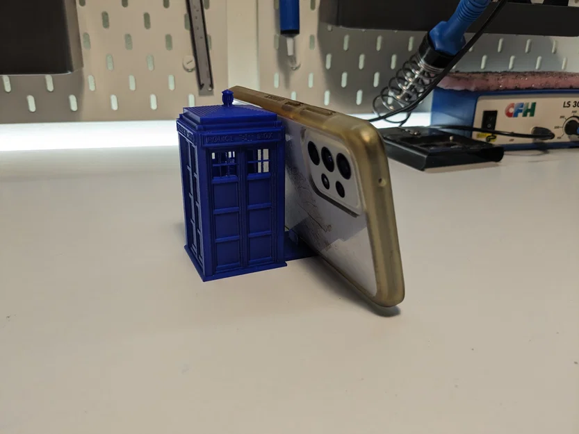 Giá đỡ điện thoại Tardis Doctor Who in 3D - Thiết kế Print-in-place - Image 2