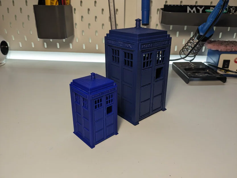 Giá đỡ điện thoại Tardis Doctor Who in 3D - Thiết kế Print-in-place - Image 3