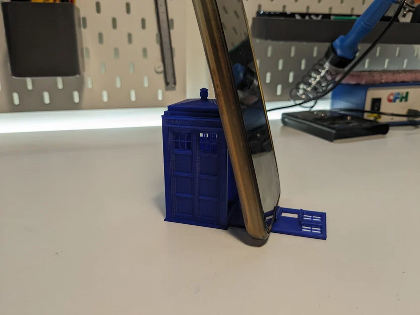 Giá đỡ điện thoại Tardis Doctor Who in 3D - Thiết kế Print-in-place - Image 4