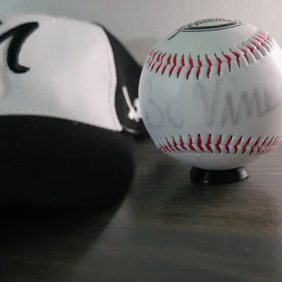 Giá đỡ bóng chày (Baseball holder)