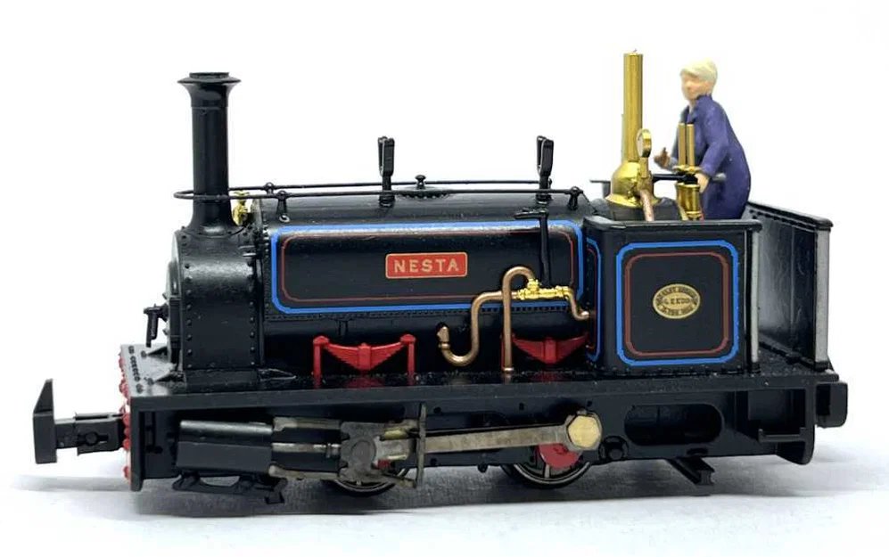 Nữ tài xế đầu máy xe lửa “Helena” (F001) - Image 2