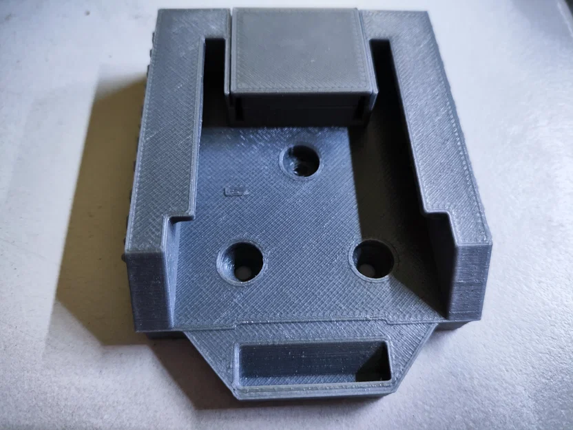 Giá treo pin Parkside 20V - Giải pháp lưu trữ pin thông minh - Image 1