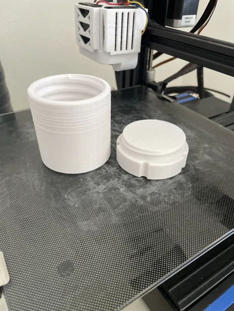 Hộp đựng đồ hình trụ 3D tiện lợi với nắp xoáy chắc chắn - Image 1