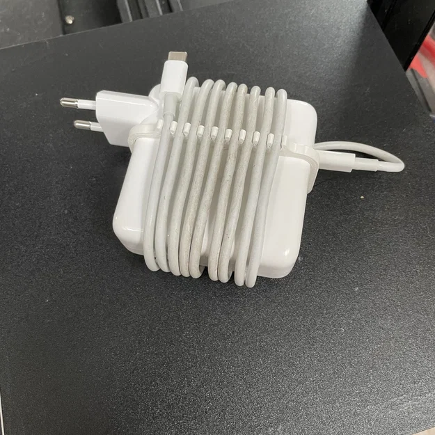 Kẹp gọn dây cáp sạc Apple Macbook 67W (A2518) - Image 1