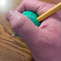 Tay cầm bút chì Ergonomic dạng cầu - Thumbnail 1