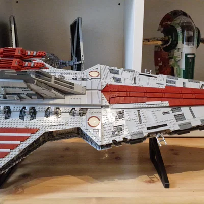 Stand dựng Lego UCS Venator