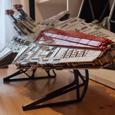 Stand dựng Lego UCS Venator