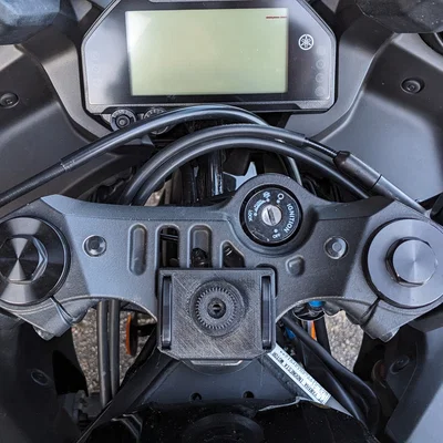 Giá Đỡ Điện Thoại Quadlock Tự In Cho Yamaha R3