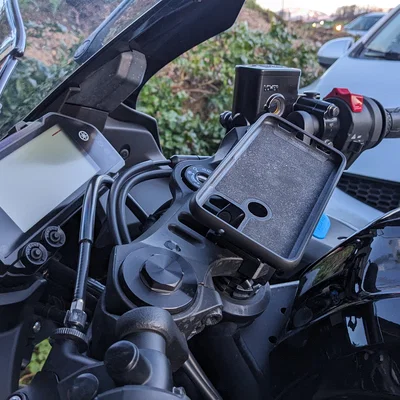 Giá Đỡ Điện Thoại Quadlock Tự In Cho Yamaha R3