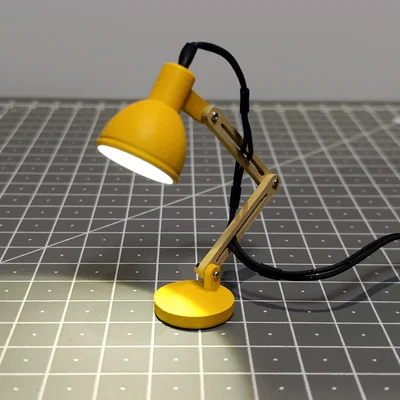 Đèn Bàn Điều Chỉnh Tỉ Lệ 1/10 (1/10 Scale Adjustable Desk Lamp)