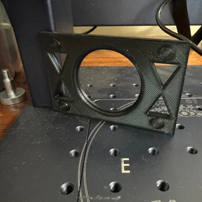 Jig giữ đồng xu 40mm cho máy laser sợi quang Gweike G2