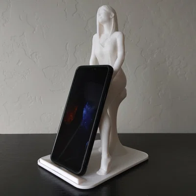 Giá đỡ điện thoại tượng cô gái ngồi (Sitting Girl Statue Phone Stand)