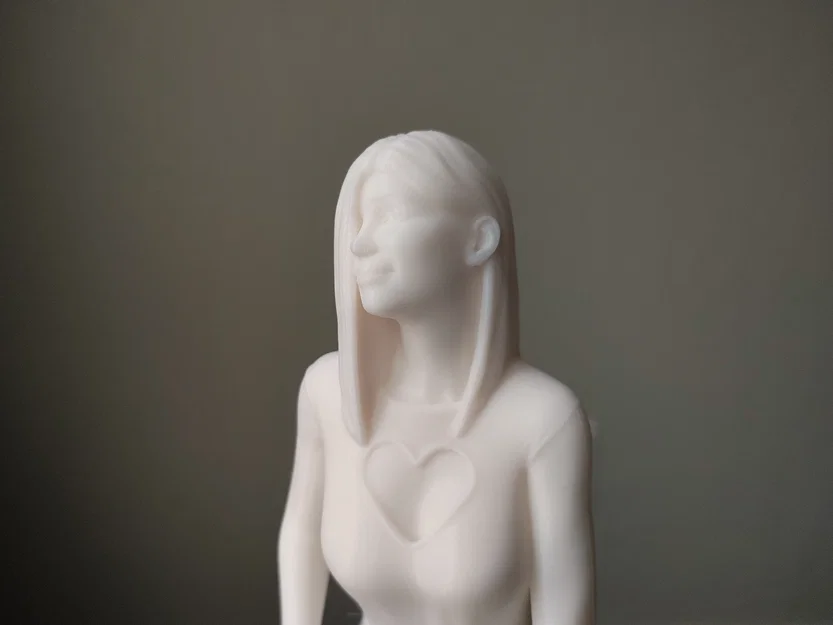 Giá đỡ điện thoại tượng cô gái ngồi (Sitting Girl Statue Phone Stand) - Image 4