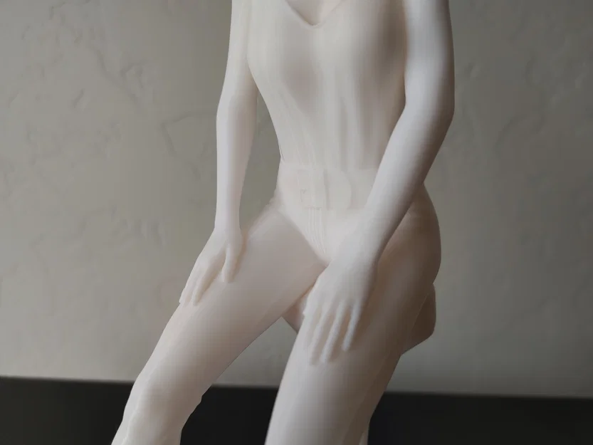 Giá đỡ điện thoại tượng cô gái ngồi (Sitting Girl Statue Phone Stand) - Image 5