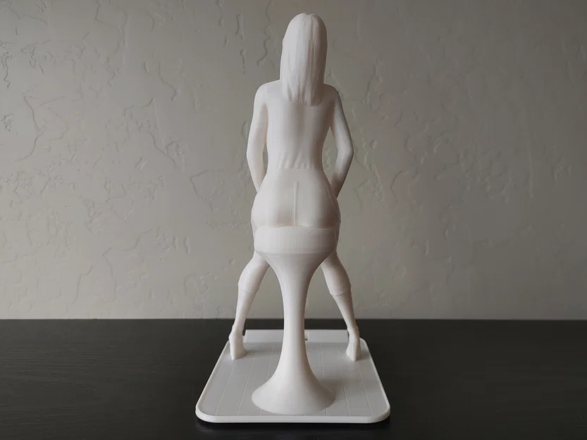 Giá đỡ điện thoại tượng cô gái ngồi (Sitting Girl Statue Phone Stand) - Image 9