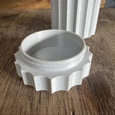 Hộp đựng đồ đa năng có nắp vặn ren in 3D hiện đại