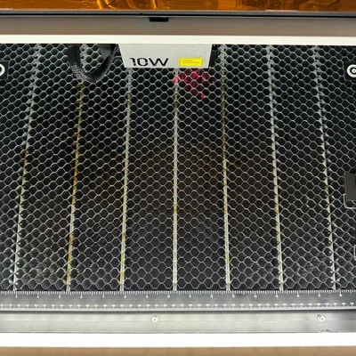 Sticker calibration xTool S1 cho honeycomb