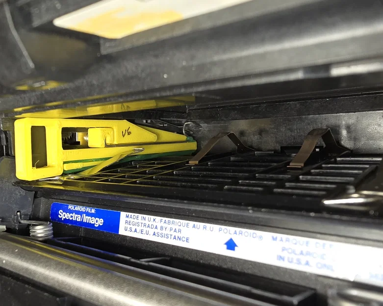 Spacer căn giữa cartridge Polaroid Spectra 600/I-Type - Image 4
