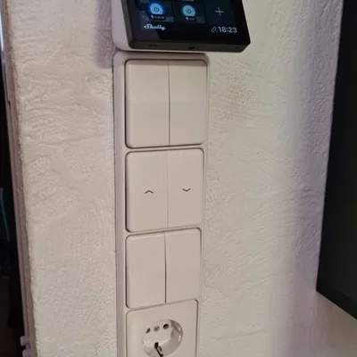 Giá treo tường Shelly Wall Display Mount 30°