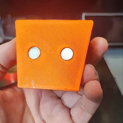 Dụng cụ hỗ trợ hàn mạch (third hand welding) in 3D tiện lợi