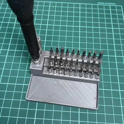 Khay đựng đầu vít Hex (Hex bit holder) thông minh cho bàn làm việc