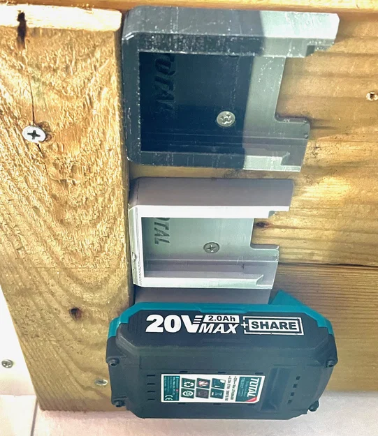 Giá treo máy khoan và pin Total 20V 3D - Image 2