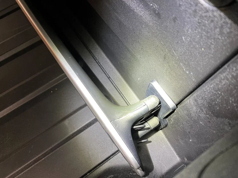 Giá đỡ crossbar thùng xe cho Rivian - Image 2